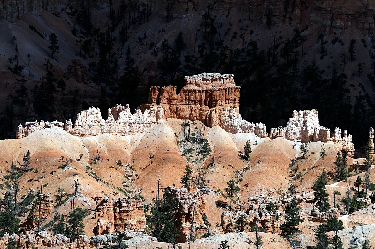 Exploring the Unique Geology of Bryce Canyon National Park